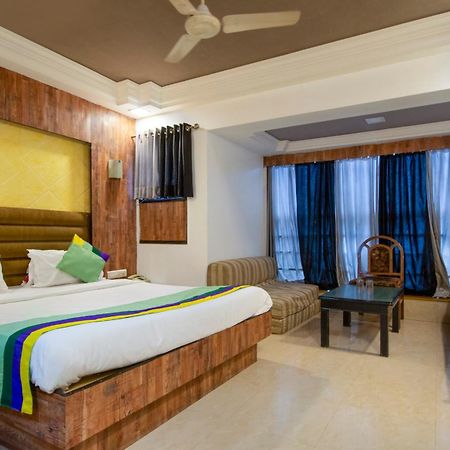 Itsy Hotels Shree Krishna Palace أحمد أباد المظهر الخارجي الصورة