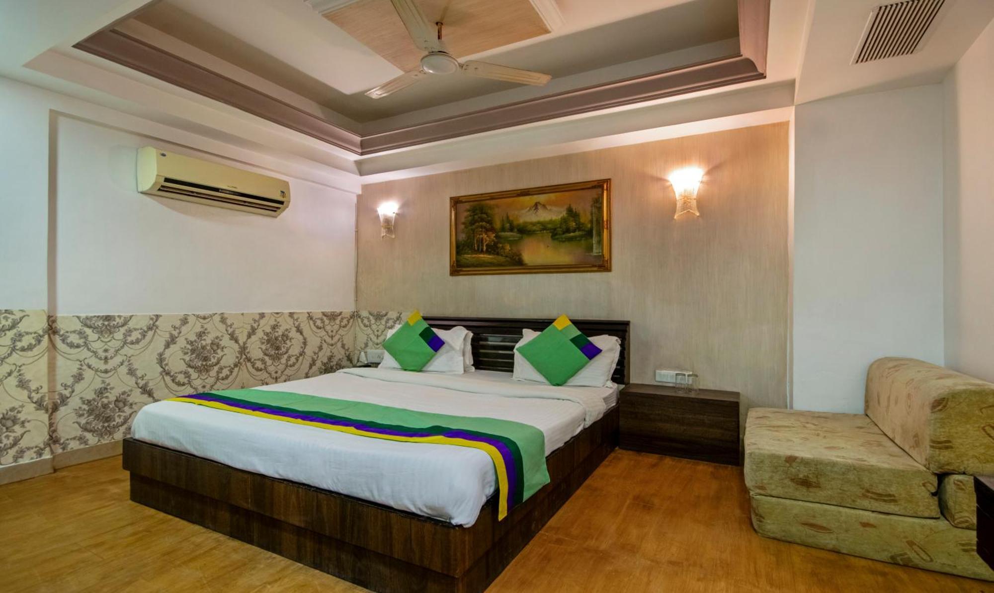 Itsy Hotels Shree Krishna Palace أحمد أباد المظهر الخارجي الصورة