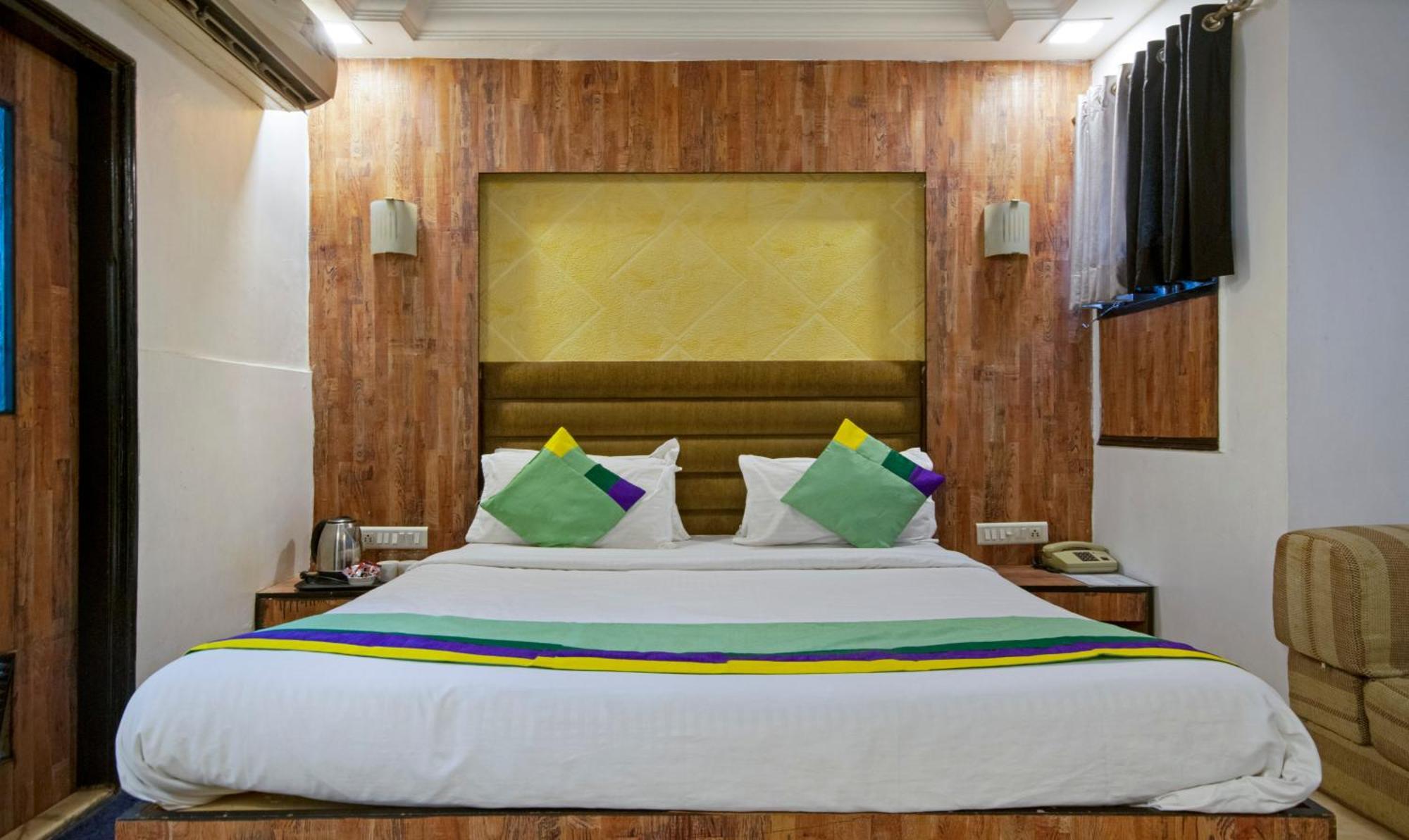 Itsy Hotels Shree Krishna Palace أحمد أباد المظهر الخارجي الصورة