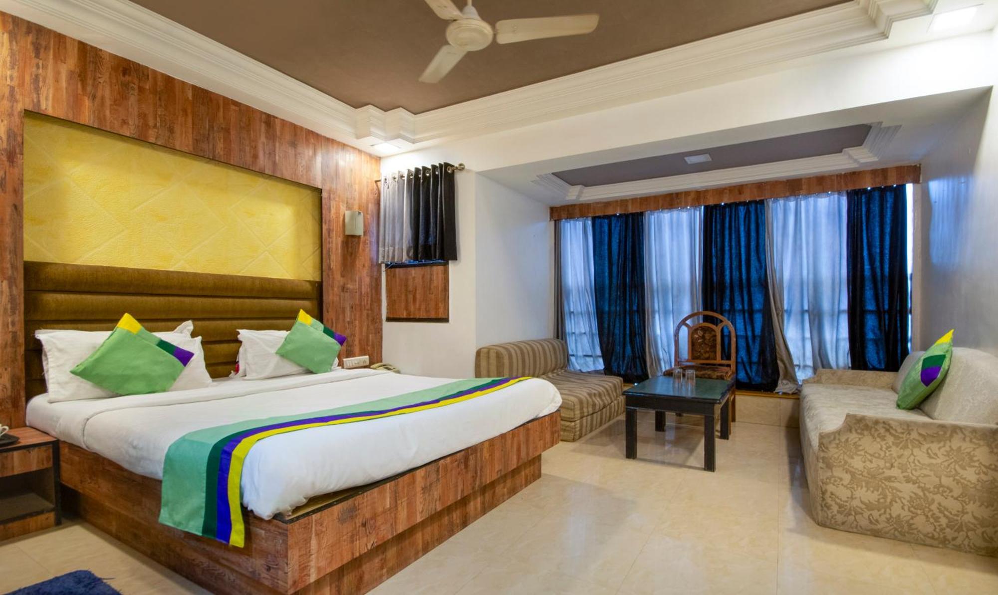 Itsy Hotels Shree Krishna Palace أحمد أباد المظهر الخارجي الصورة