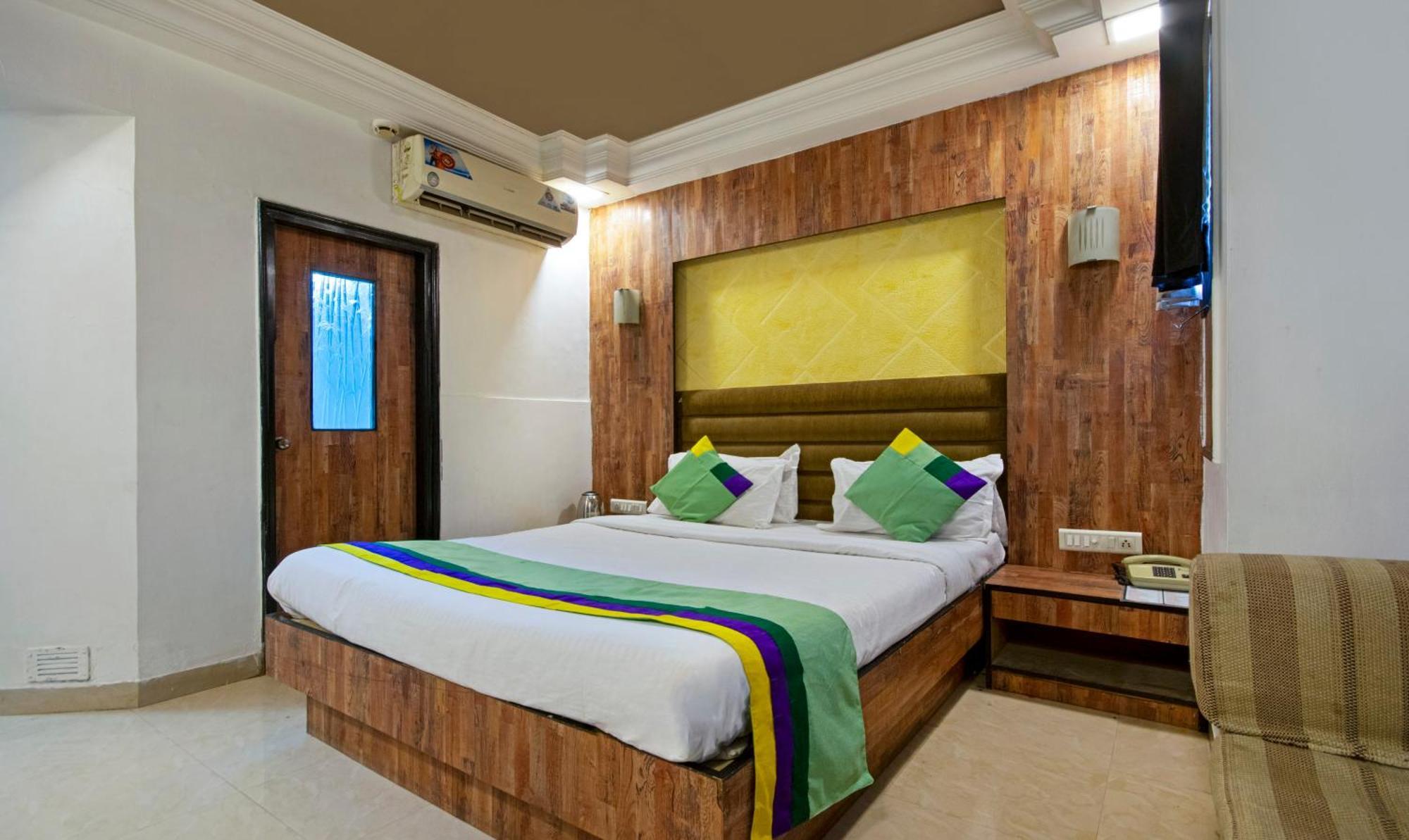 Itsy Hotels Shree Krishna Palace أحمد أباد المظهر الخارجي الصورة