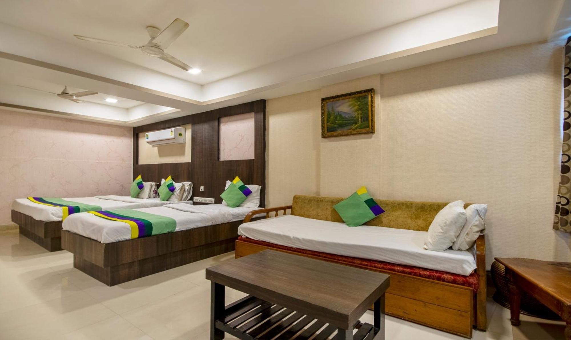 Itsy Hotels Shree Krishna Palace أحمد أباد المظهر الخارجي الصورة